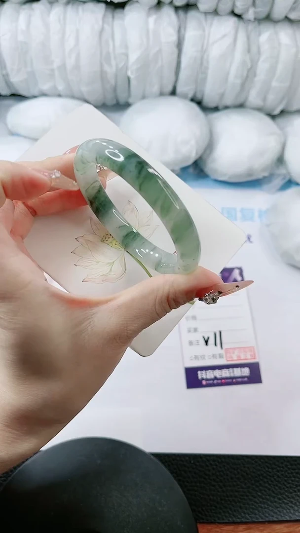 【闪购商品】石英质玉手镯未镶嵌多样性发货V11