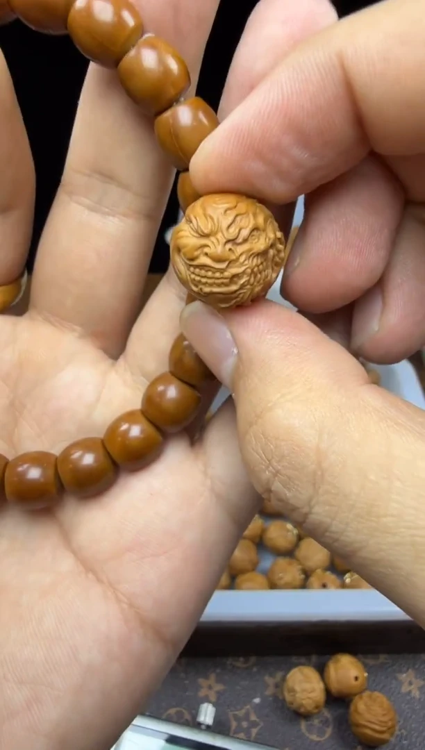 吊坠猴头核桃腐化 恶僧