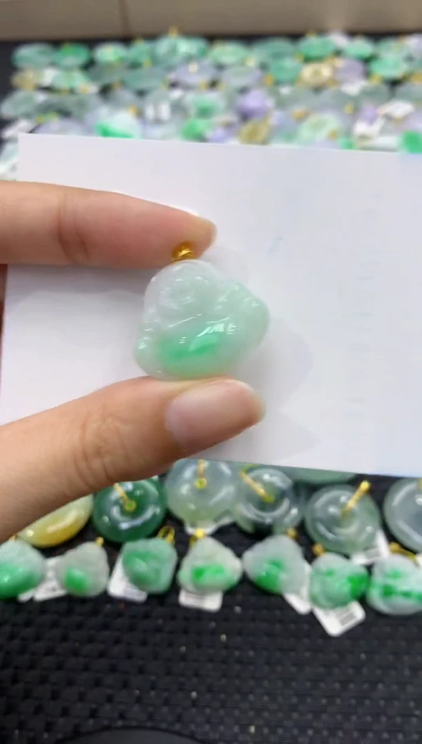 颈饰18K金镶嵌翡翠天然缅甸翡翠A货