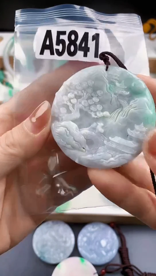 颈饰未镶嵌翡翠天然翡翠吊坠挂件