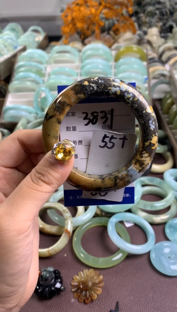 【闪购商品】蛇纹石玉手镯未镶嵌3831