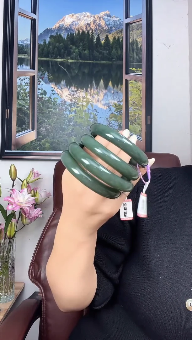 未镶嵌手镯和田玉沙枣青平*替和田玉手镯 多样性发其一 54-63mm