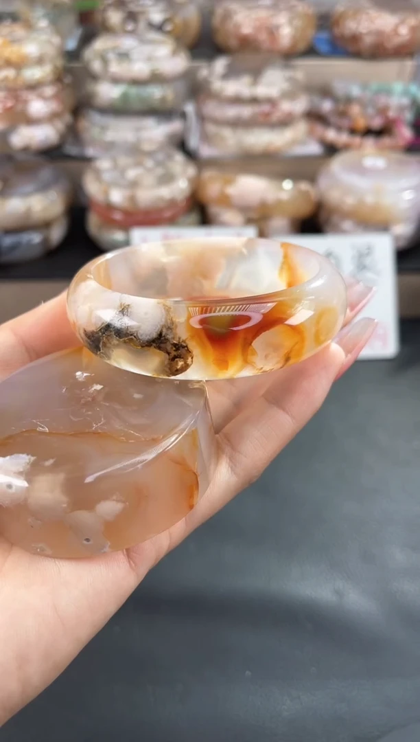 未镶嵌手镯石英质玉56