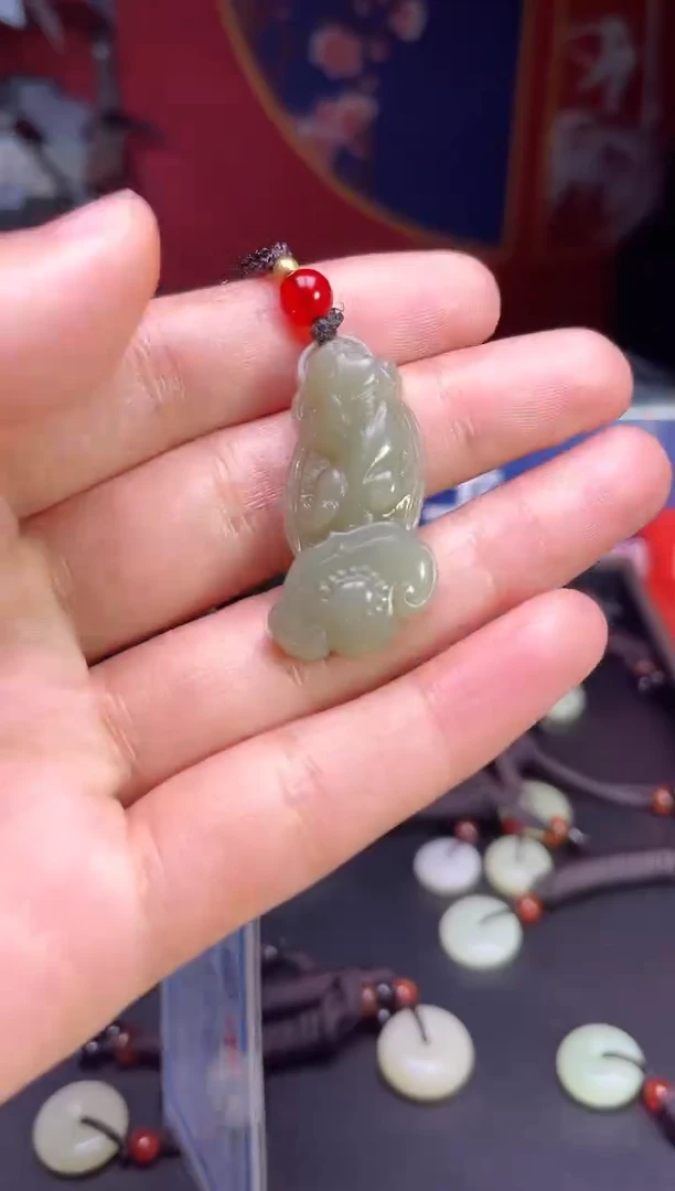 颈饰未镶嵌和田玉1