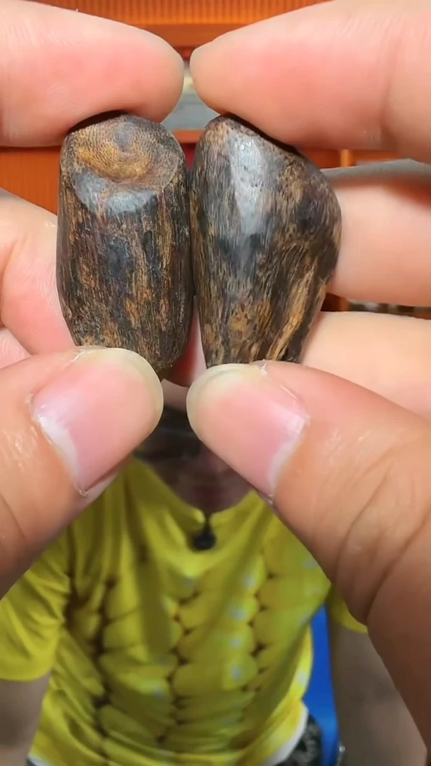 沉香吊坠128号瘤疤2粒多样性发一