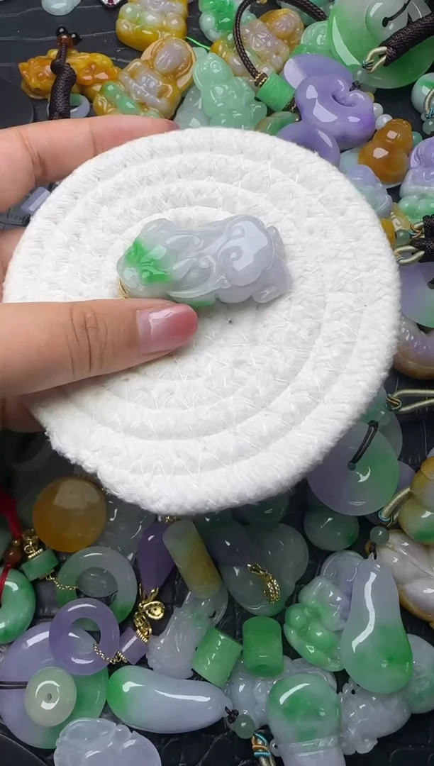 颈饰未镶嵌翡翠缅甸翡翠吊坠