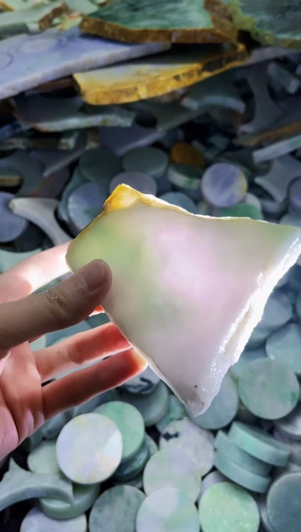 【闪购商品】翡翠颈饰未镶嵌A货吴玉033