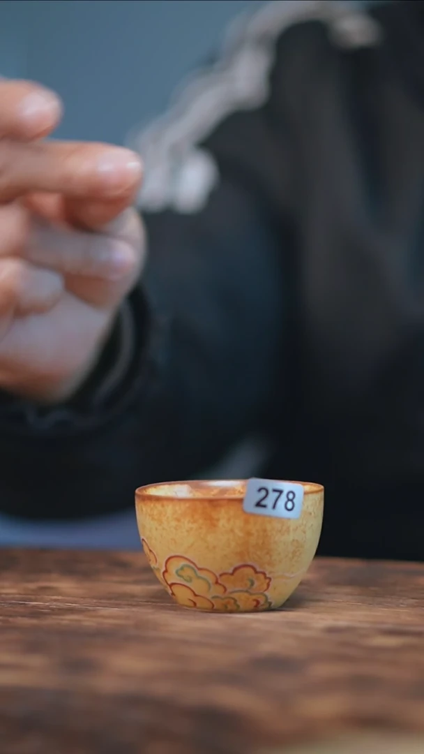 【闪购商品】278景德镇手绘祥云杯子