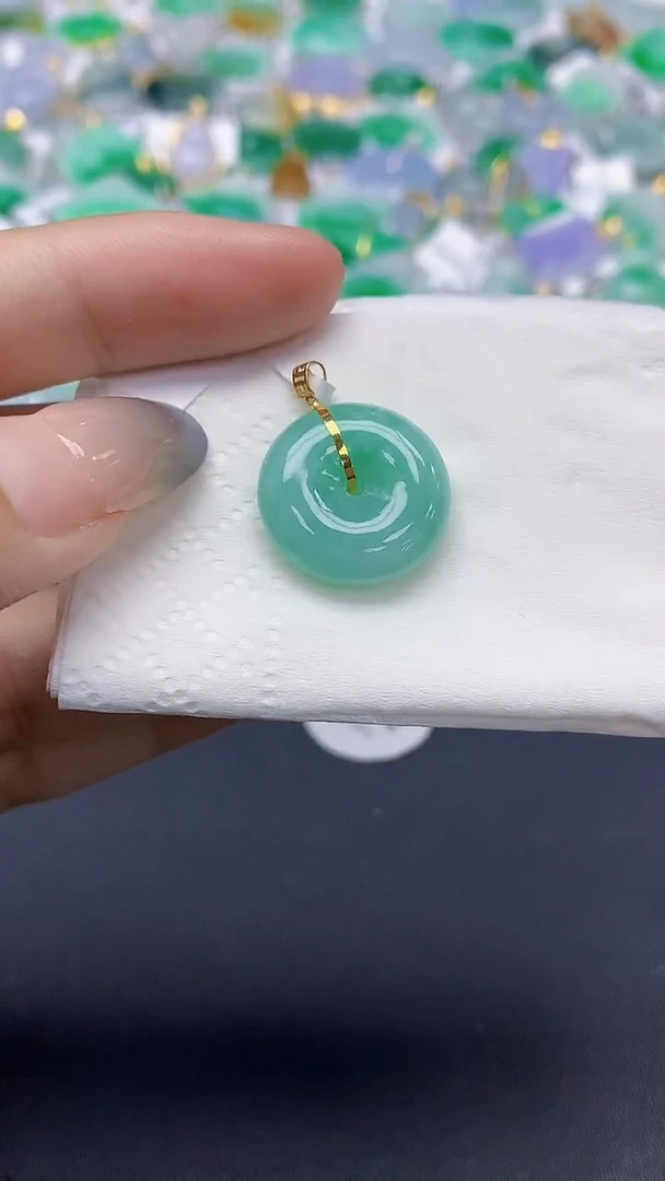 翡翠18K金镶嵌颈饰天然缅甸a货翡翠