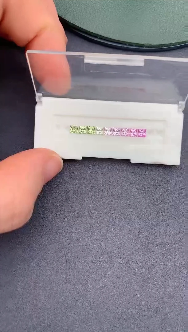 【闪购商品】彩色蓝宝石裸石未镶嵌1.5ct彩蓝宝套盒