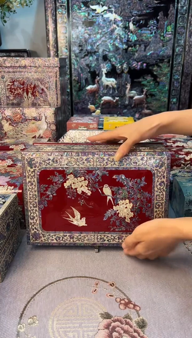 鱼锁满贝底·弘贝雅螺钿漆器文化馆