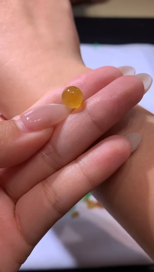 未镶嵌定制翡翠麦***呢7.7珠子7500