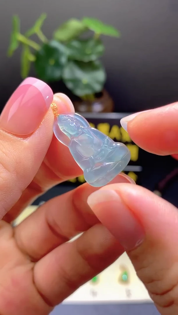 翡翠18K金镶嵌颈饰翡翠吊坠