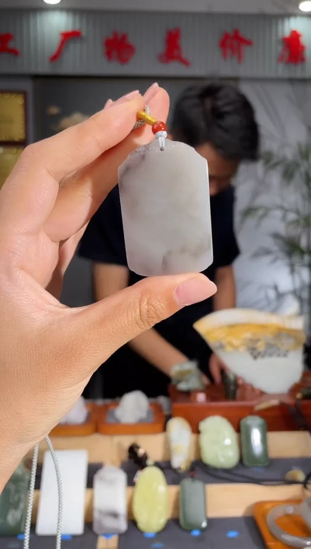 和田玉未镶嵌颈饰1