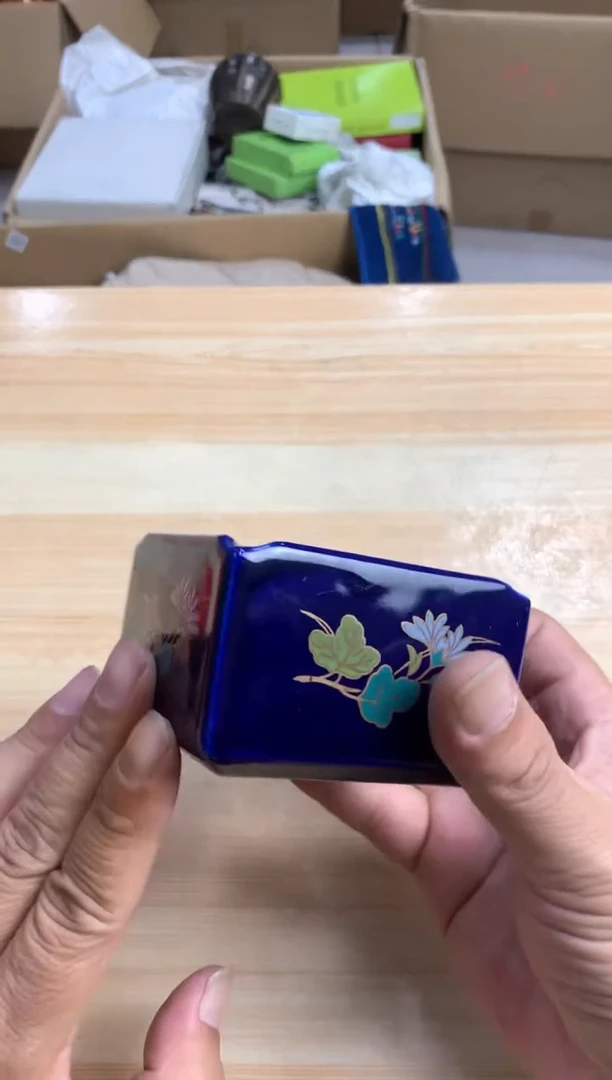 默认微瑕，no退no换，介意勿拍