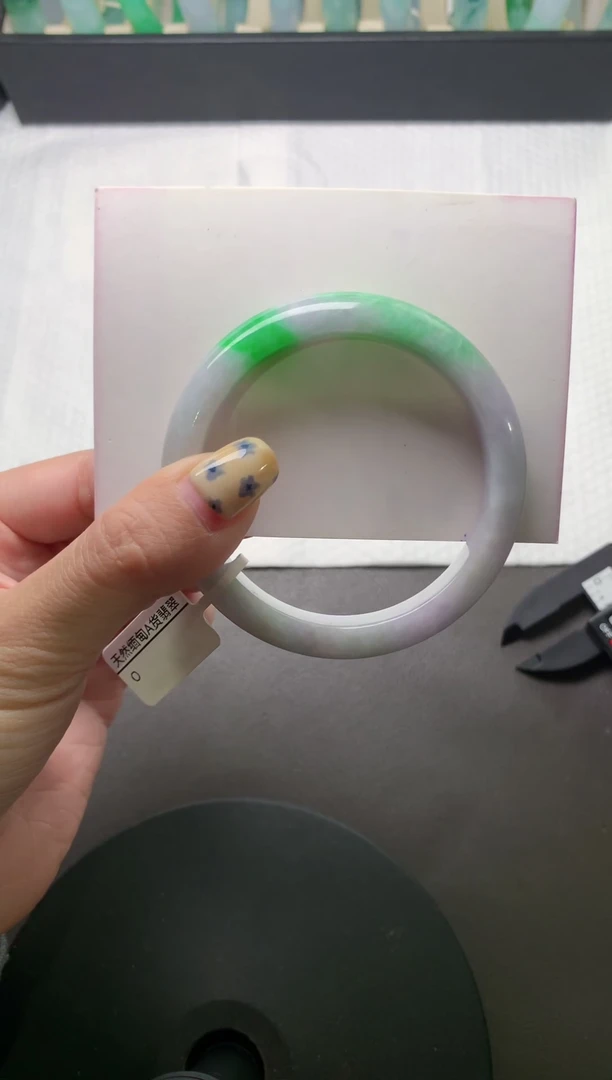 未镶嵌手镯翡翠思****人52.4*7.4*11