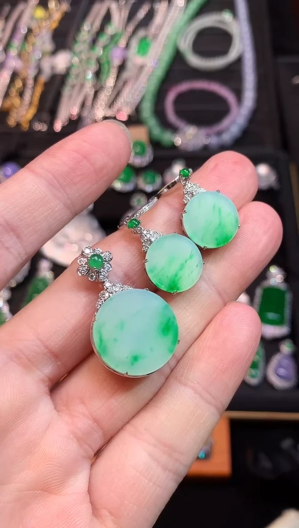 吊坠(赠链)18K金镶嵌翡翠金丝绿圆牌耳坠吊坠套装