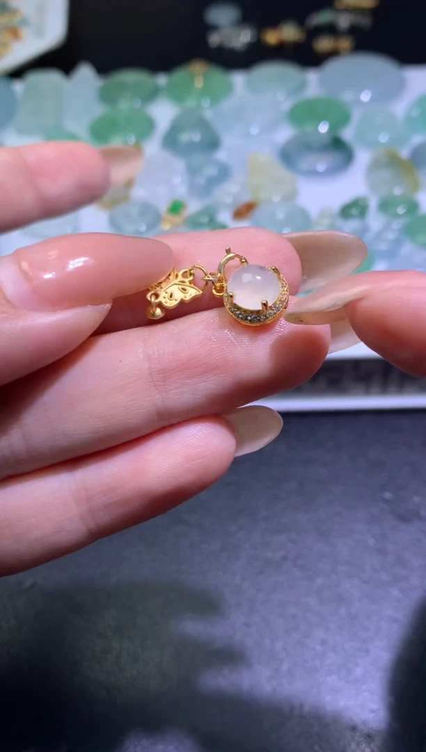 颈饰未镶嵌翡翠净货
