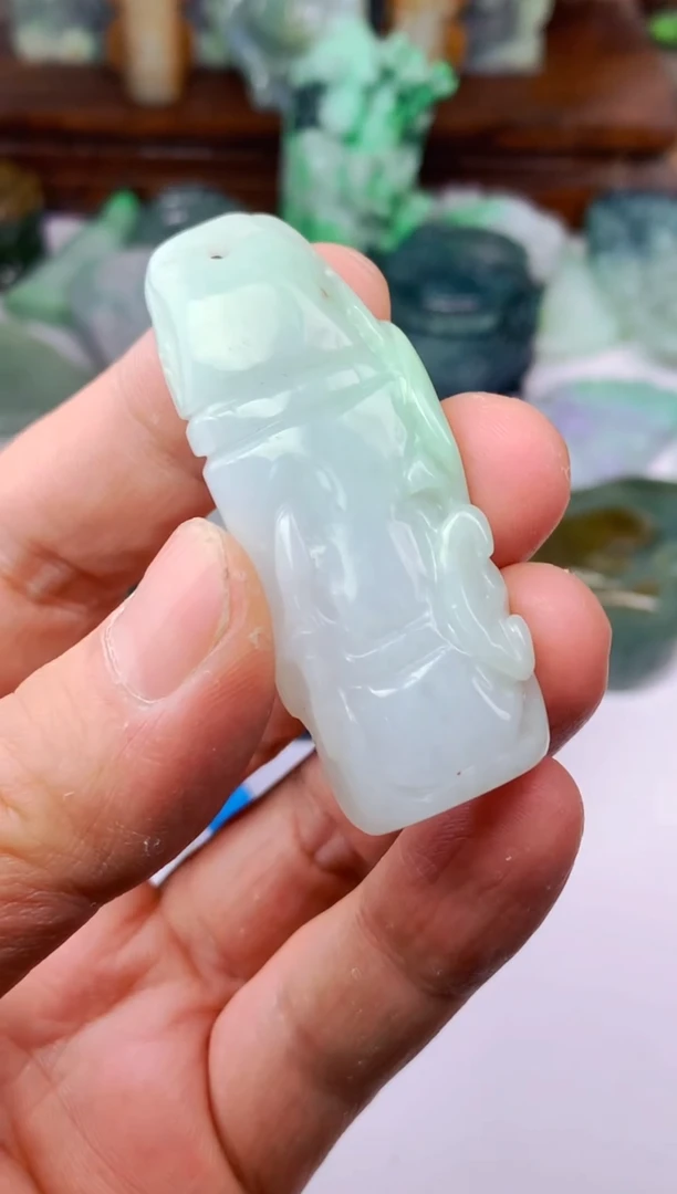 颈饰未镶嵌翡翠龙挂件