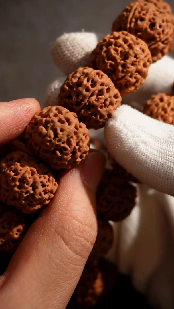 【闪购商品】金刚菩提手串擎天22