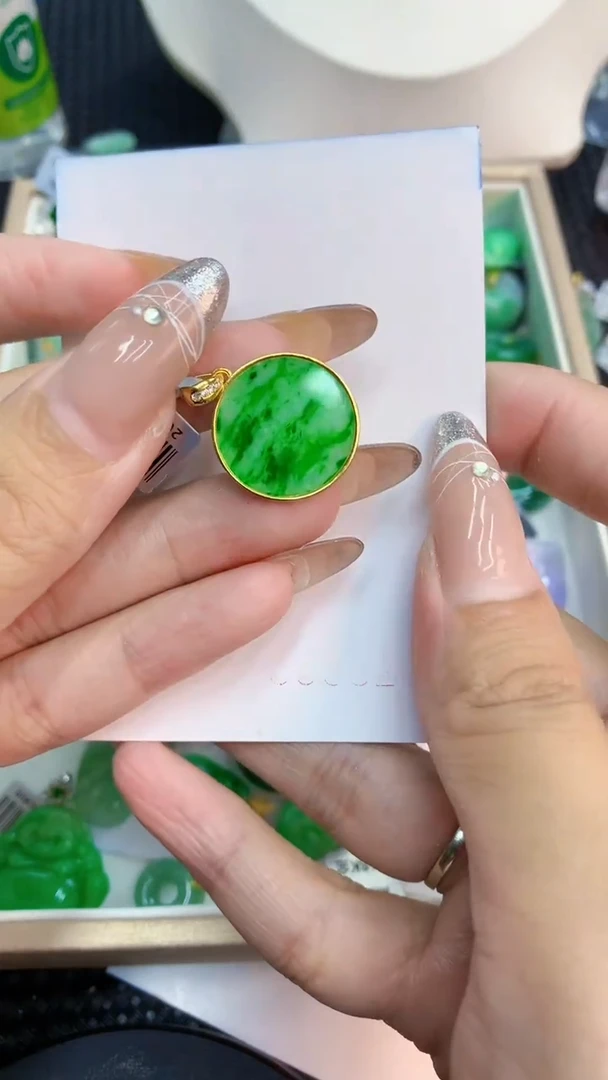 颈饰未镶嵌翡翠1