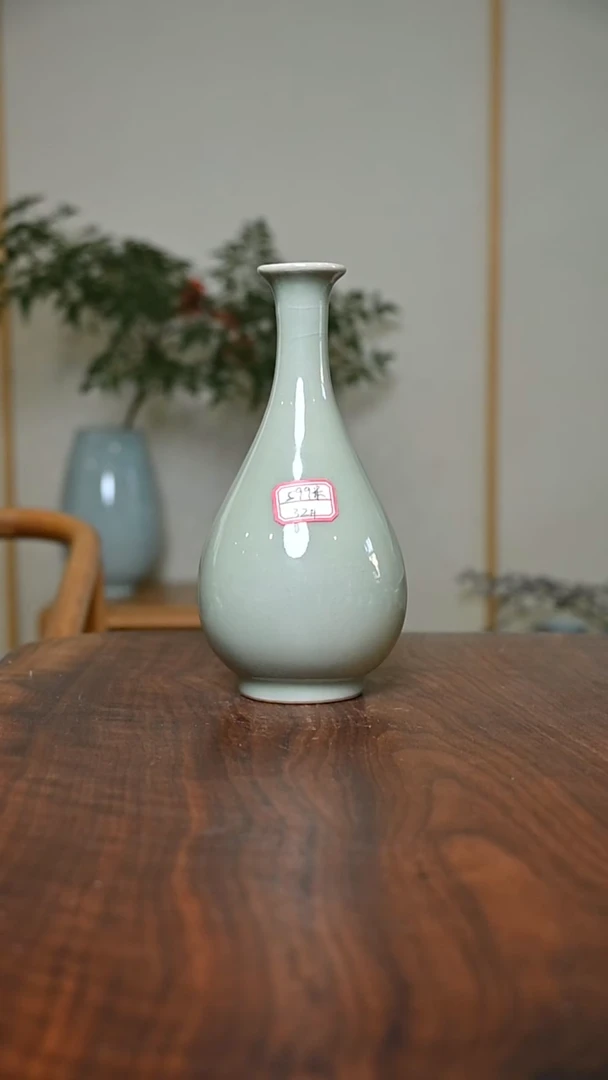 32#玉壶春瓶 荷叶青釉 微瑕 朱家汝窑款