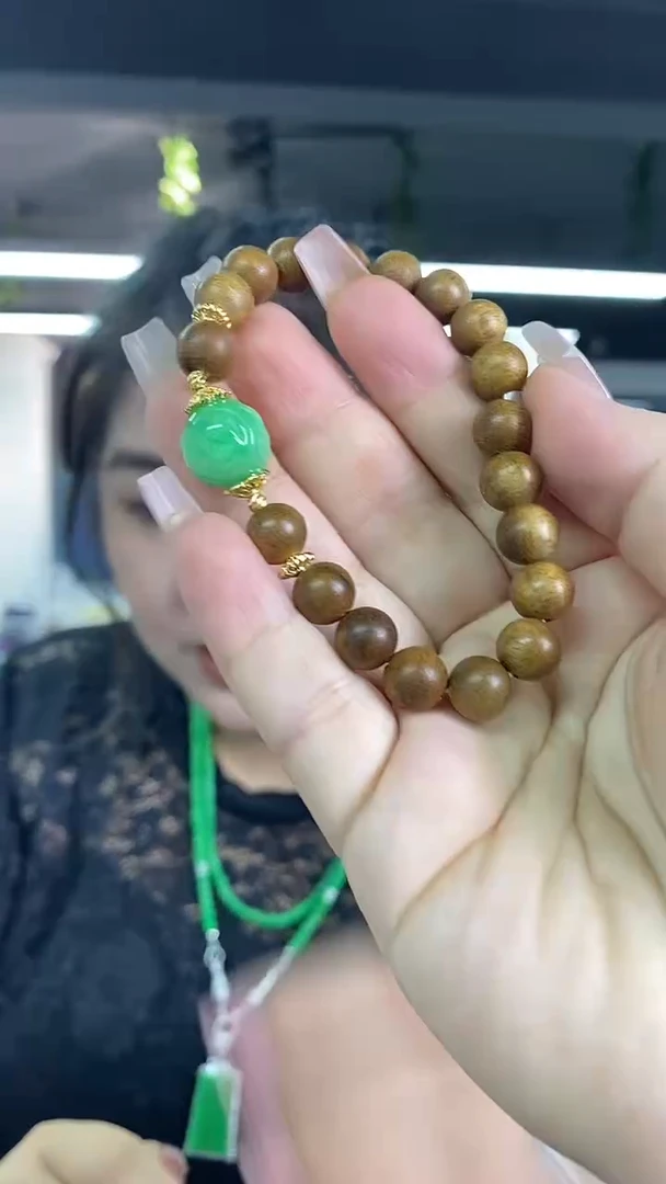 未镶嵌手串翡翠多样性发其一颜色微差