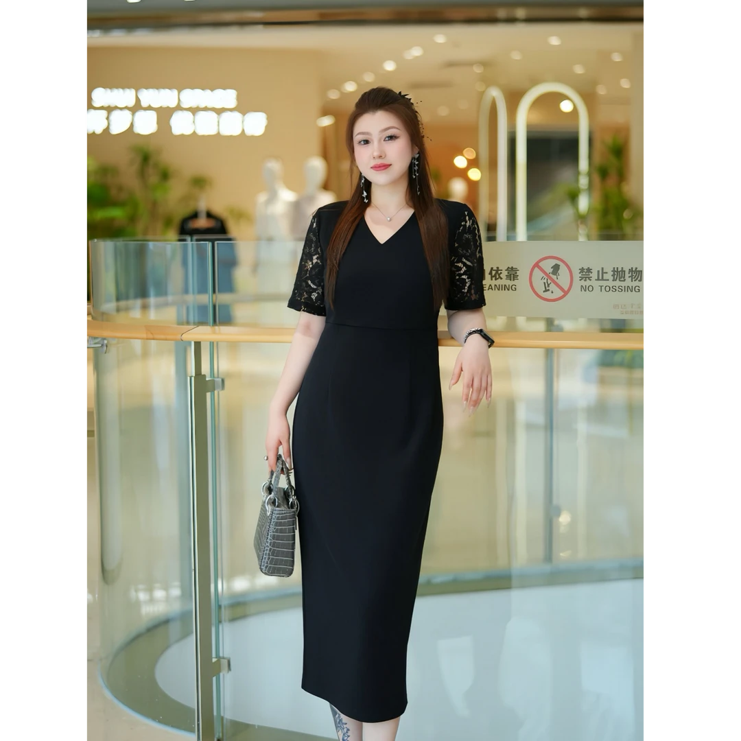 XYD71517纯黑镂空蕾丝提花收腰法式气质大码女装V领质感连衣裙