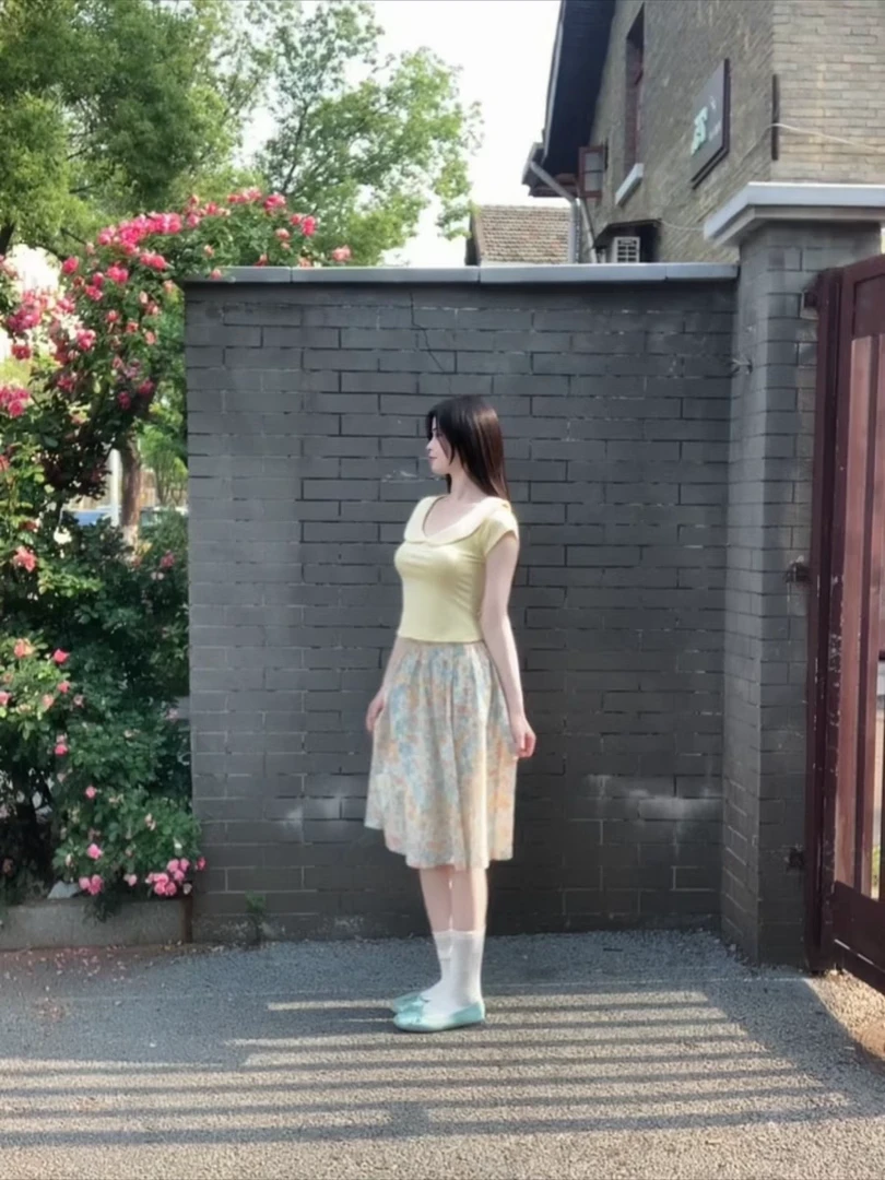 韩系奶黄色甜美娃娃领正肩短袖t恤女夏季设计感修身显瘦短款上衣