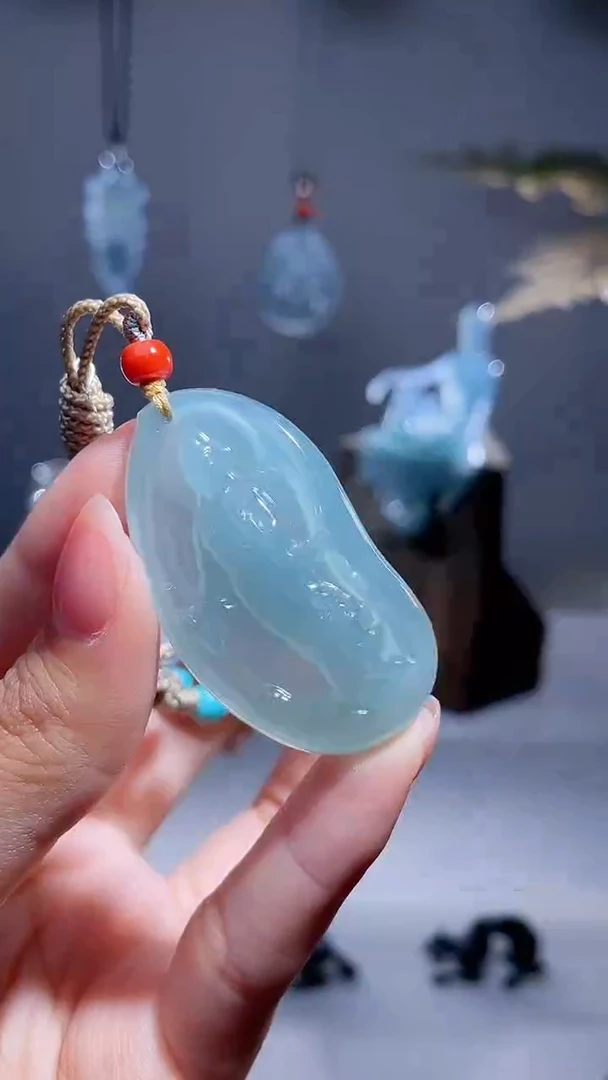 颈饰未镶嵌翡翠观音