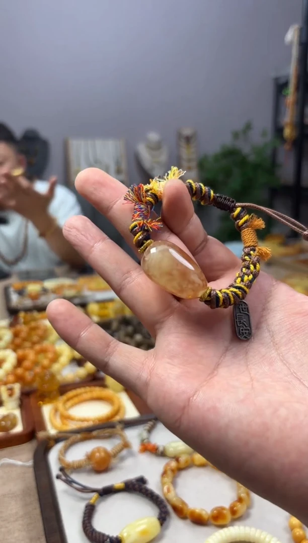 【闪购商品】蜜蜡裸石未镶嵌手绳