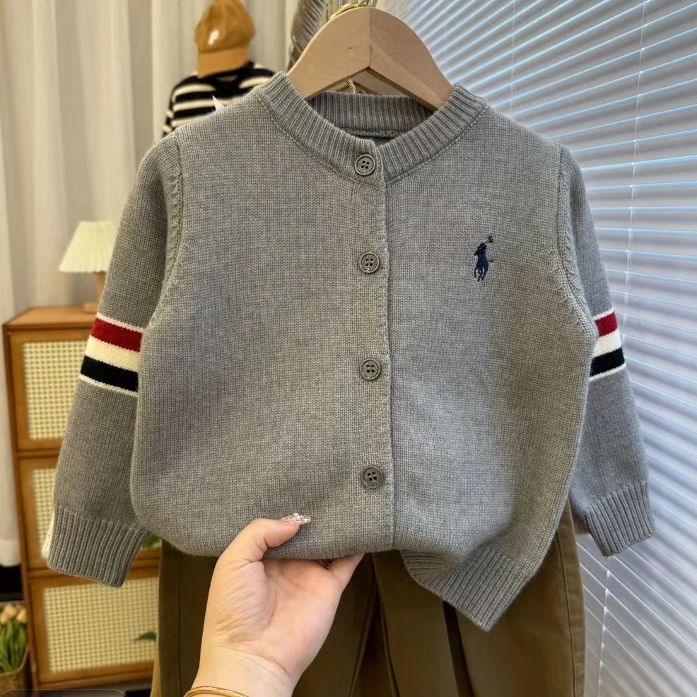 新款上架春秋儿童毛衣男宝女宝袖子拼色韩版绣花款百搭时尚洋气款