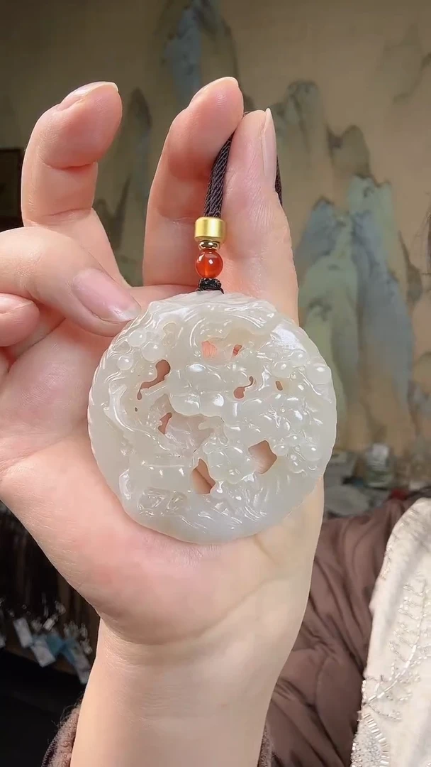 颈饰未镶嵌和田玉.