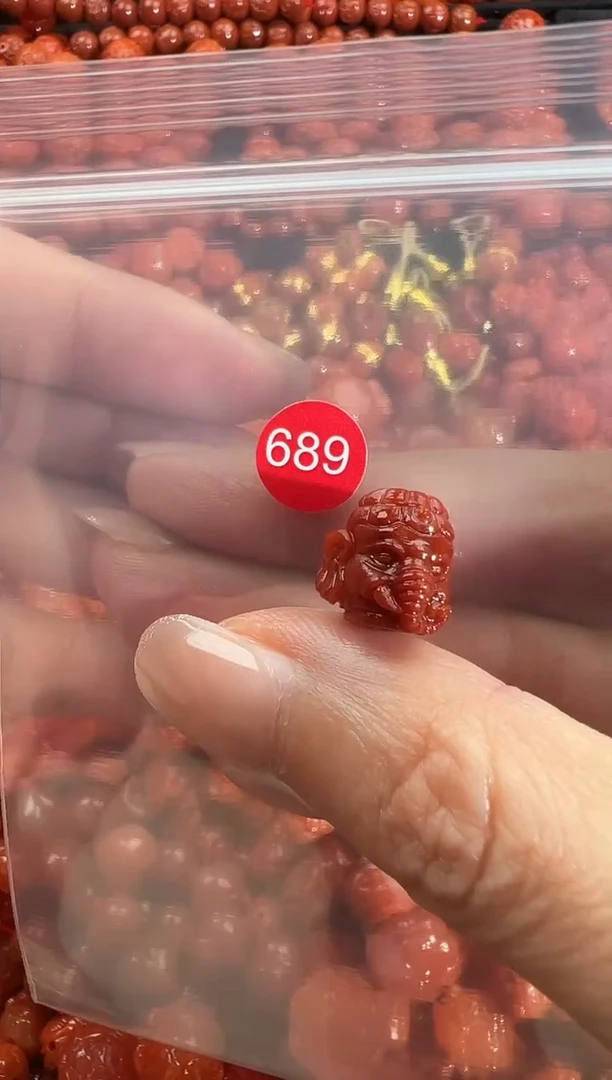 颈饰未镶嵌南红玛瑙1