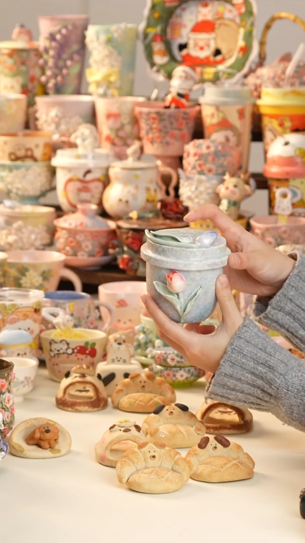 摆件陶景德镇釉下彩手绘设计师款陶瓷