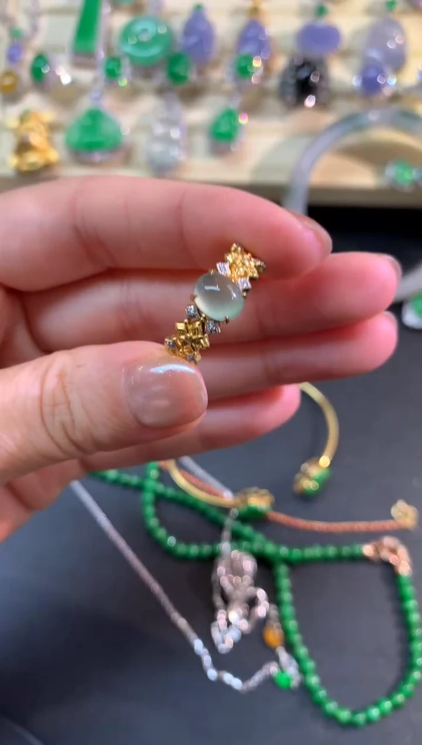 18K金镶嵌戒指翡翠戒指|2000+100