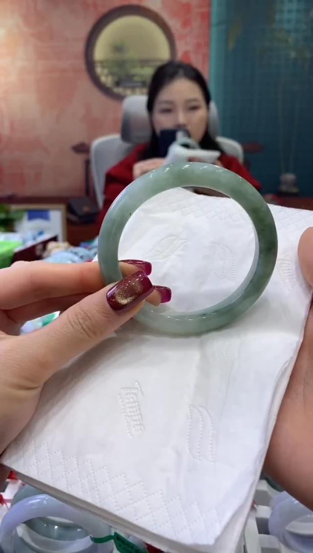 【闪购商品】翡翠手镯未镶嵌多人02233