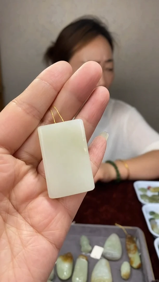 和田玉未镶嵌颈饰和田玉