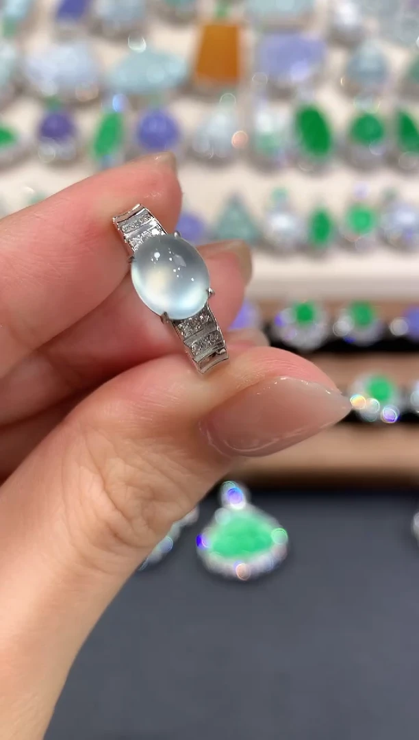 18K金镶嵌戒指翡翠q30