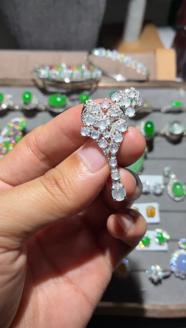 颈饰银S925镶嵌翡翠 全量