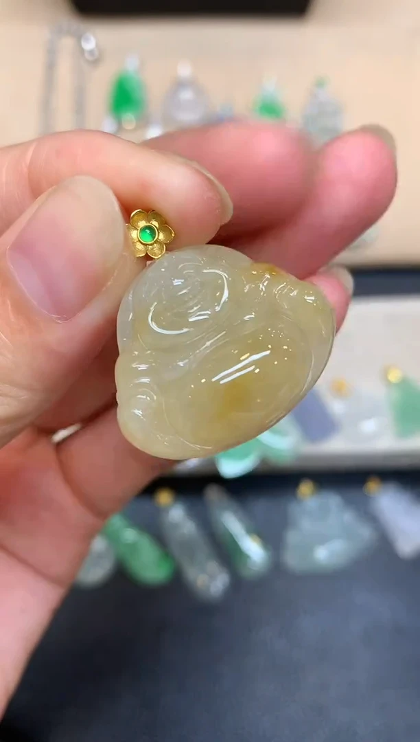 颈饰18K金镶嵌翡翠佛公【无服务费
