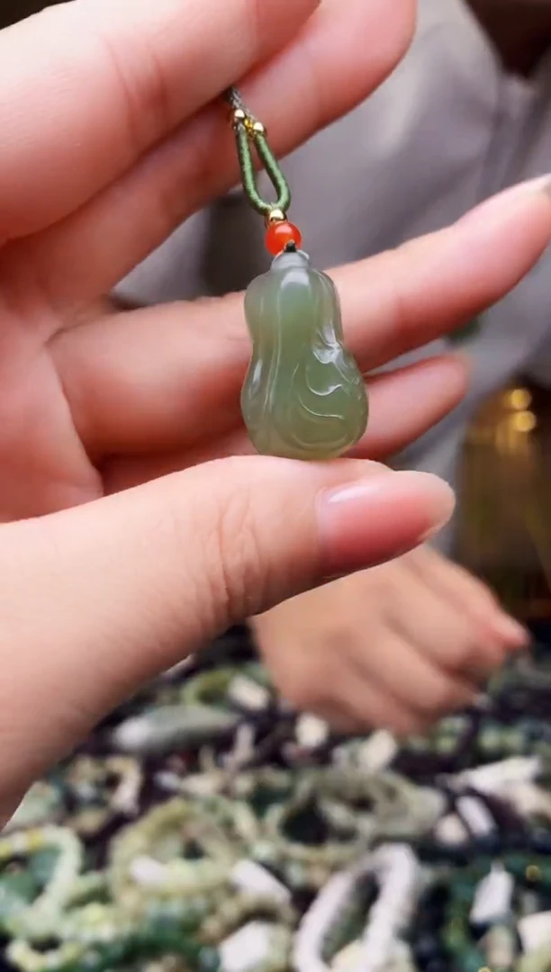 颈饰未镶嵌和田玉多样性发货，拍一发一