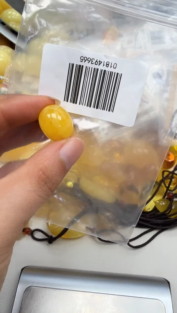 裸石琥珀未镶嵌如图