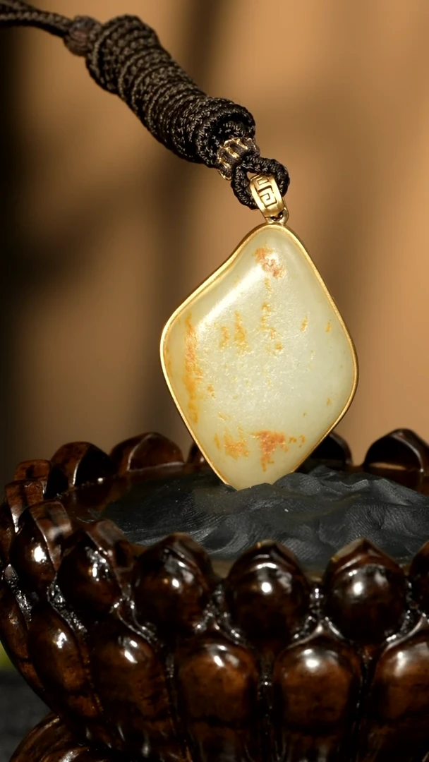 吊坠(不含链)未镶嵌和田玉（子料）25克