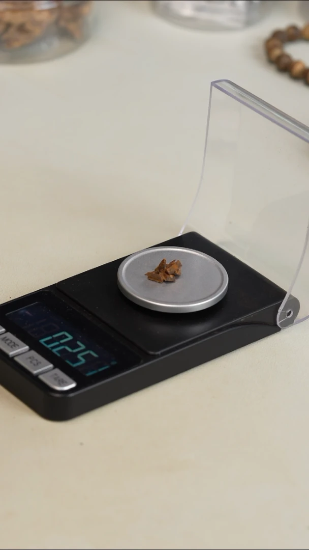 沉香沉香碎屑越南广义省绿奇楠0.25g