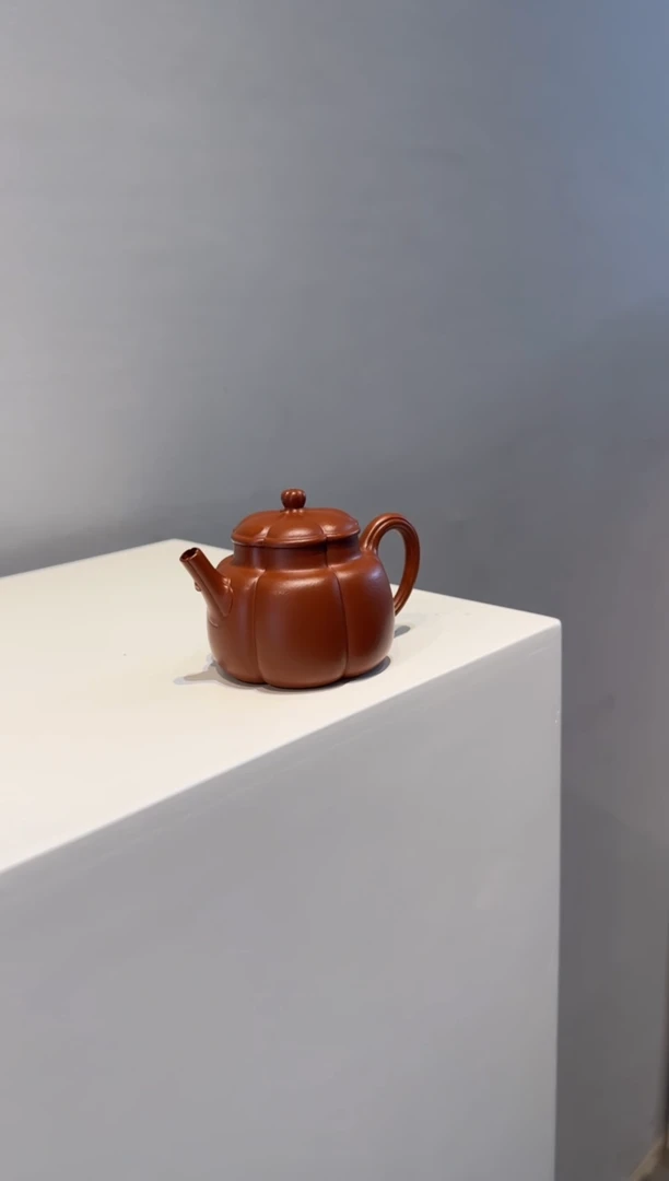 茶壶紫砂恭**鱼繁花 朱泥