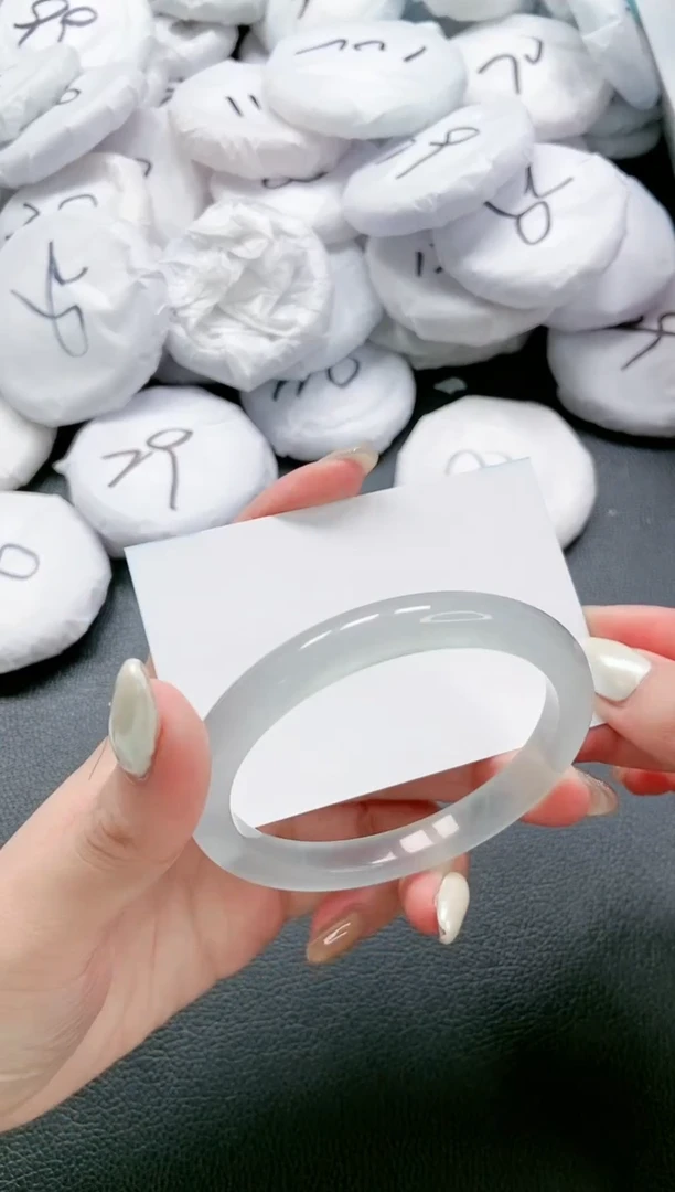 【闪购商品】石英质玉手镯未镶嵌 22L71-60