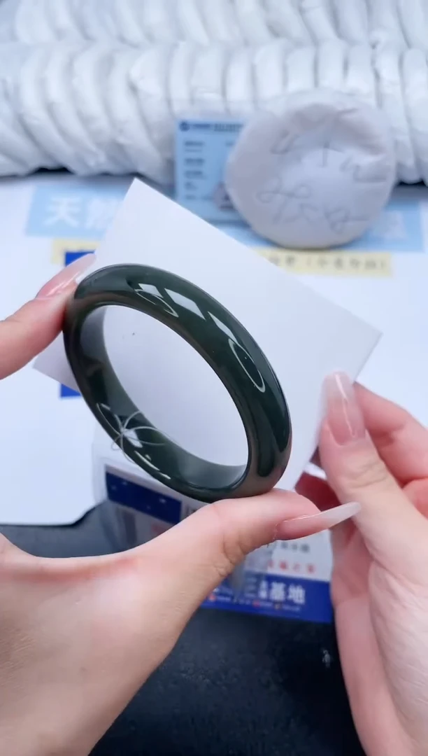 和田玉手镯未镶嵌T99-56.8