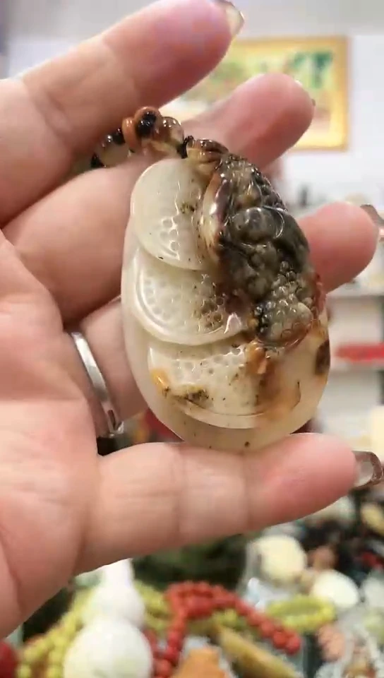 未镶嵌岫玉挂件 微瑕