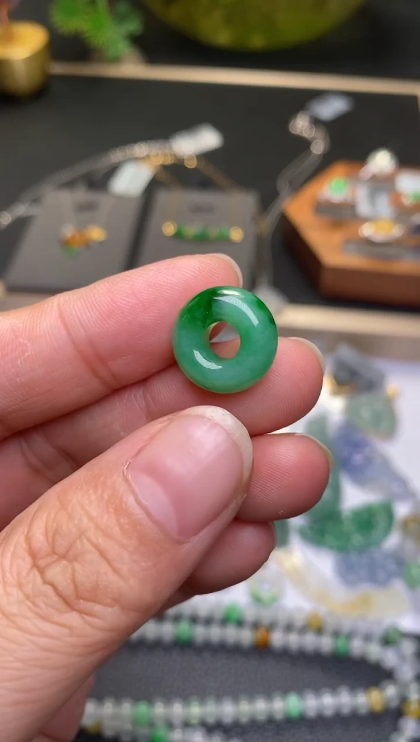 颈饰未镶嵌翡翠净货33541